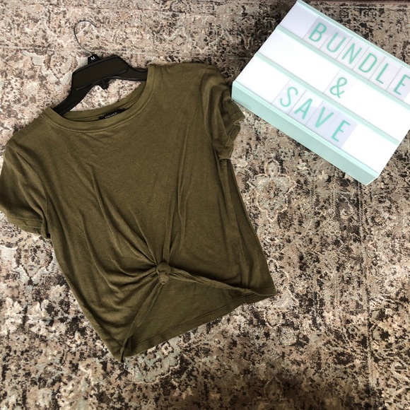 Forever 21 Tops - Forever 21 Army Green Crop Top with knot tie front
